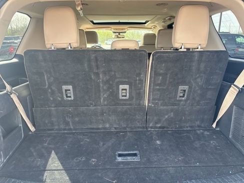 Used 2023 Ford Expedition Limited image 11