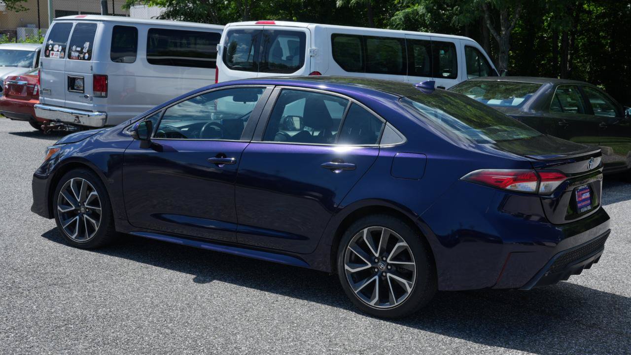 Used 2022 Toyota Corolla SE w/ SE Premium Package FWD image 5