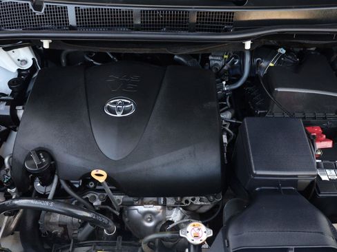 Used 2020 Toyota Sienna LE FWD image 10