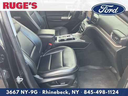 Certified 2022 Ford Explorer XLT w/ Equipment Group 202A image 10