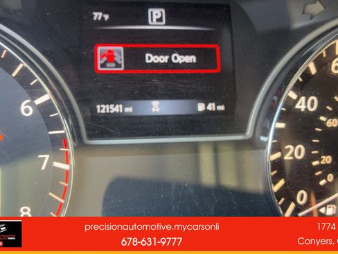 Used 2018 Nissan Pathfinder S image 11