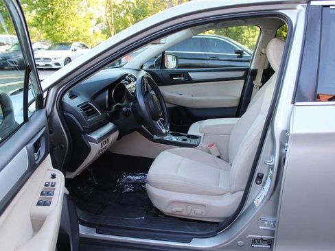 Used 2019 Subaru Outback 2.5i Premium AWD/4WD image 10