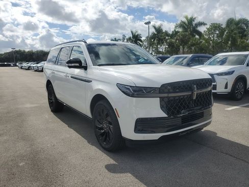 New 2025 Lincoln Navigator Reserve w/ Jet Appearance Package AWD/4WD image 30