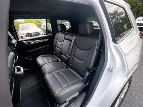 Used 2025 Cadillac XT6 Luxury FWD image 22