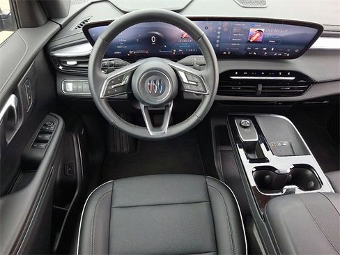 Certified 2025 Buick Enclave Preferred image 11