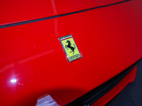 Used 2019 Ferrari Portofino RWD image 41