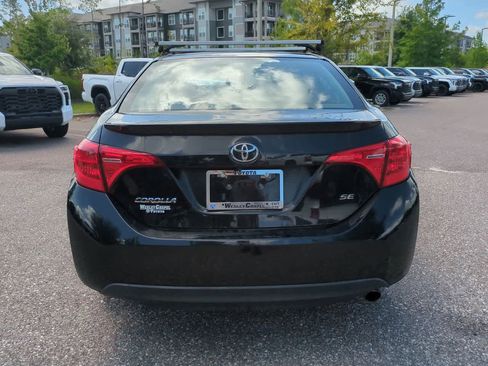 Used 2018 Toyota Corolla SE FWD image 5