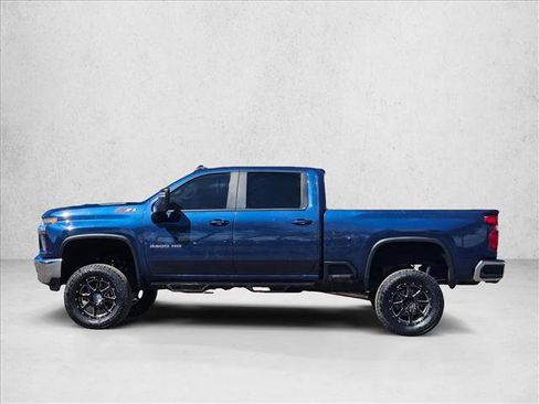 Used 2023 Chevrolet Silverado 2500 LT w/ Convenience Package AWD/4WD image 9