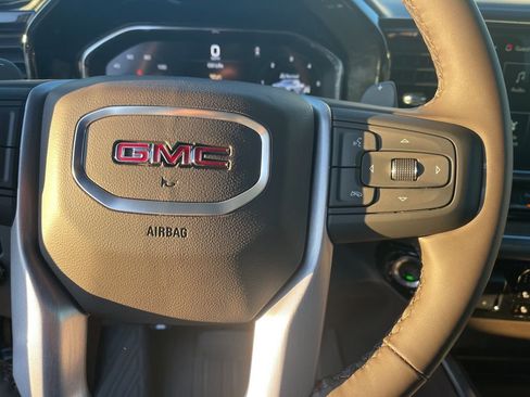 Used 2025 GMC Sierra 1500 SLT w/ SLT Premium Plus Package image 20