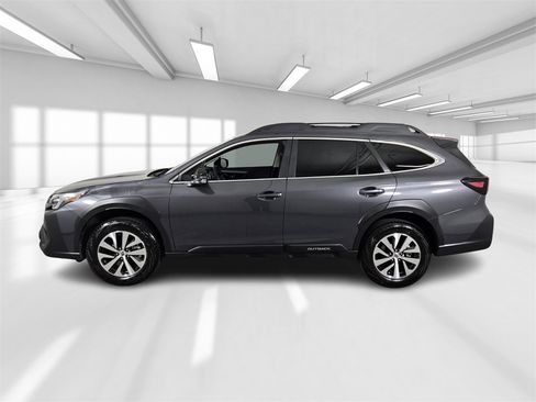 Certified 2025 Subaru Outback Premium image 3
