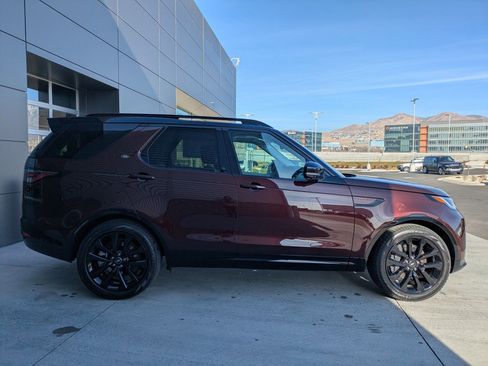 New 2026 Land Rover Discovery Limited Edition image 4