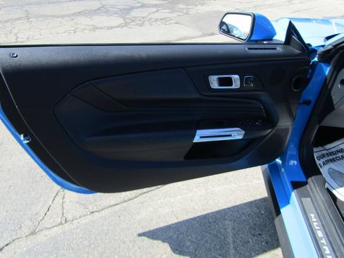 Used 2025 Ford Mustang GT Premium RWD image 24