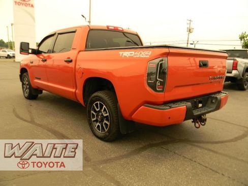 Used 2017 Toyota Tundra Limited w/ Limited Premium Package AWD/4WD image 5