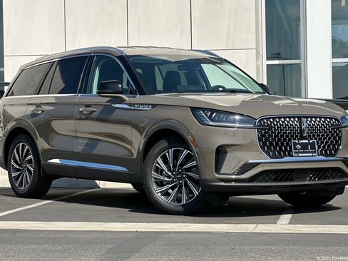 New 2026 Lincoln Aviator 2WD image 1
