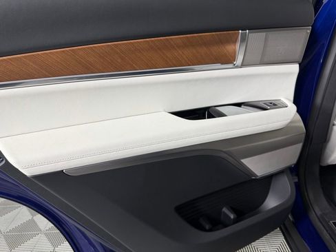 Used 2026 Cadillac Vistiq Sport image 30