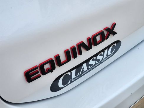 Used 2019 Chevrolet Equinox LT FWD image 12