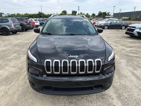 Used 2015 Jeep Cherokee Latitude w/ Cold Weather Group AWD/4WD image 10