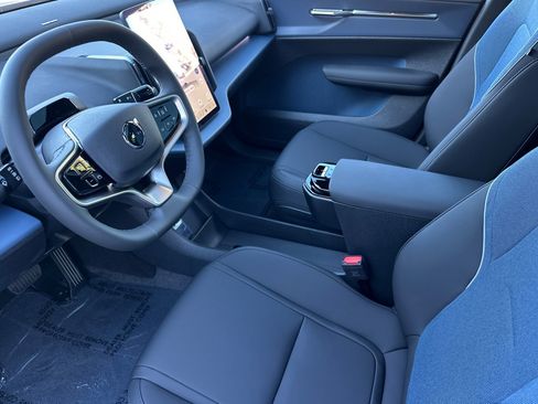 New 2026 Volvo EX30 Cross Country Ultra image 8