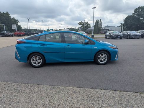 Used 2020 Toyota Prius Prime LE FWD image 7