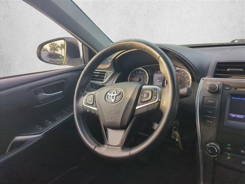 Used 2017 Toyota Camry SE image 25