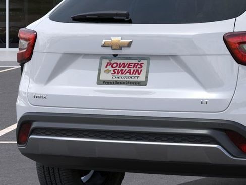 New 2026 Chevrolet Trax LT w/ Driver Confidence Package image 14