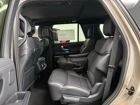 New 2026 Ford Expedition Platinum image 17