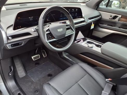 New 2026 Cadillac Vistiq Sport image 3