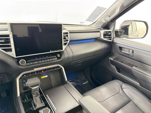 Used 2022 Toyota Tundra Platinum image 34