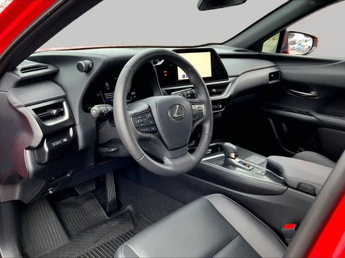 Used 2025 Lexus UX 300h FWD image 16