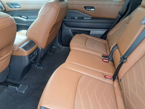 Used 2024 Nissan Pathfinder Platinum w/ Cargo Package image 22