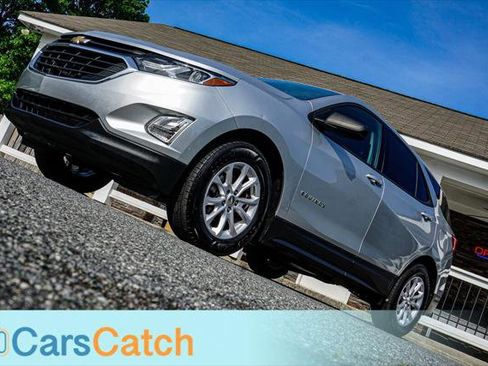 Used 2019 Chevrolet Equinox LS w/ LS Convenience Package image 4