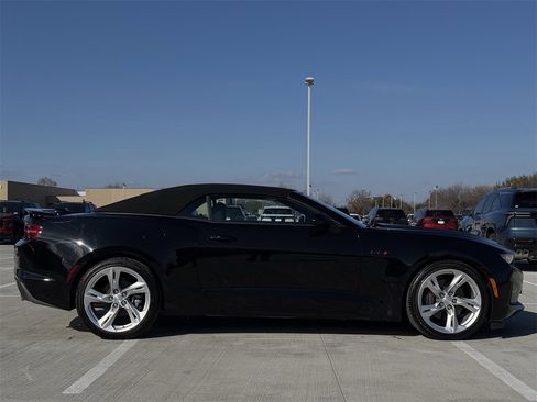 Used 2023 Chevrolet Camaro LT w/ Technology Package image 3