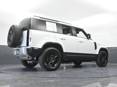 Used 2025 Land Rover Defender 110 S AWD/4WD image 77
