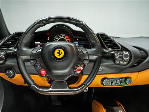 Used 2016 Ferrari 488 GTB RWD image 19