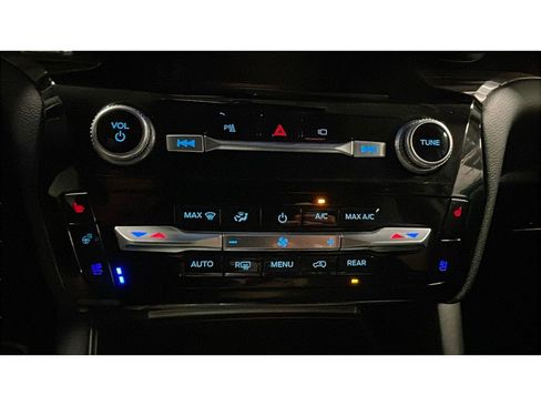 Used 2023 Ford Explorer Limited w/ Equipment Group 301A AWD/4WD image 13