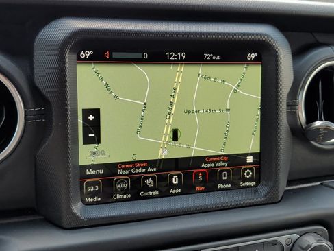 Used 2021 Jeep Wrangler Unlimited Sahara AWD/4WD image 19