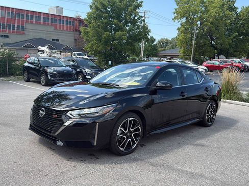 Used 2025 Nissan Sentra SR FWD image 7