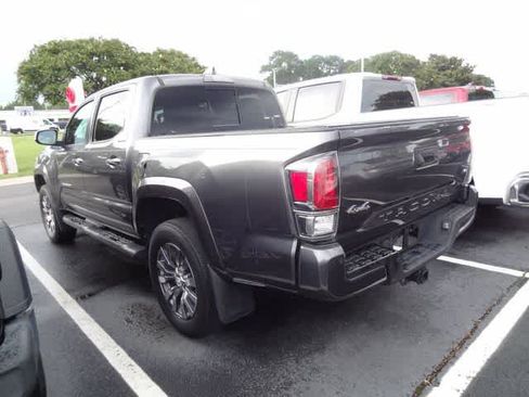 Used 2021 Toyota Tacoma Limited AWD/4WD image 6