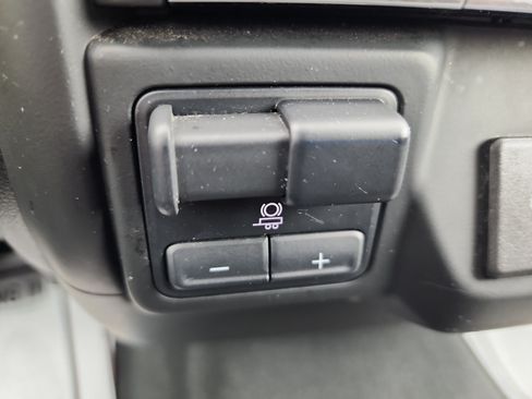 Used 2021 Chevrolet Silverado 1500 Custom AWD/4WD image 15