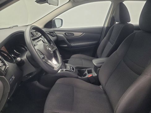 Used 2020 Nissan Rogue Sport S image 17