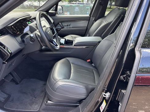 Used 2025 Land Rover Range Rover Sport SE AWD/4WD image 16