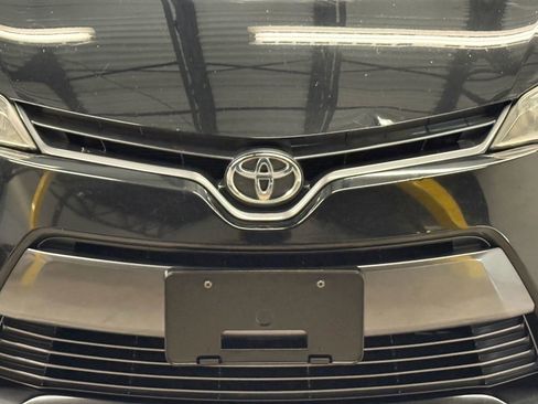Used 2015 Toyota Corolla LE image 5