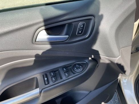 Used 2018 Ford Escape SE w/ SE Sport Appearance Package image 23