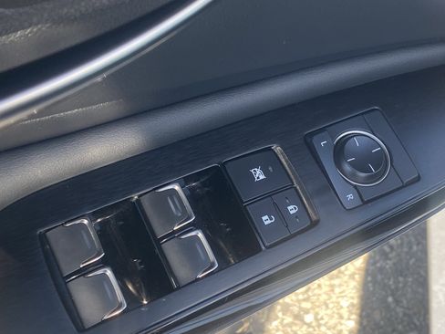 Used 2023 Lexus ES 350 w/ Accessory Package (Z1) image 18