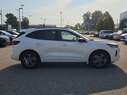 Used 2024 Ford Escape ST-Line w/ Tech Pack #1 FWD image 9
