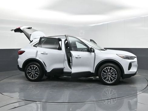 New 2025 Ford Escape SE w/ PHEV Premium Package image 66