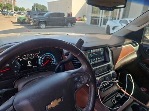 Used 2019 Chevrolet Tahoe Premier RWD image 14