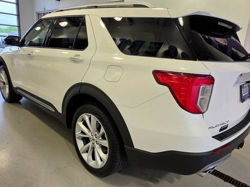 Used 2023 Ford Explorer Platinum w/ Technology Package AWD/4WD image 5