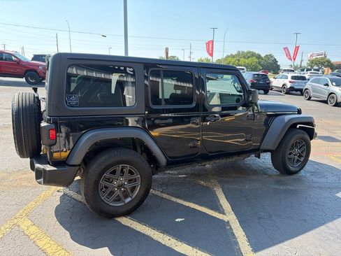 Used 2024 Jeep Wrangler Unlimited Sport AWD/4WD image 4