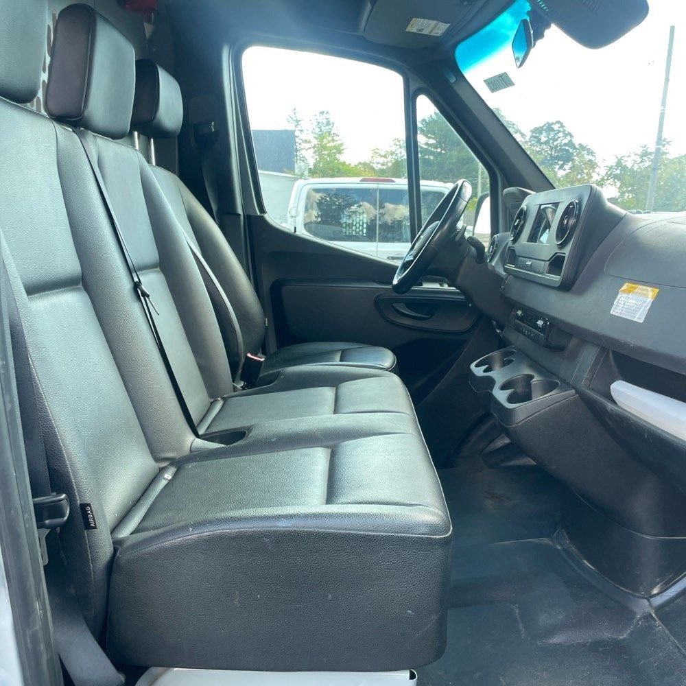 Used 2022 Mercedes-Benz Sprinter 2500 image 6